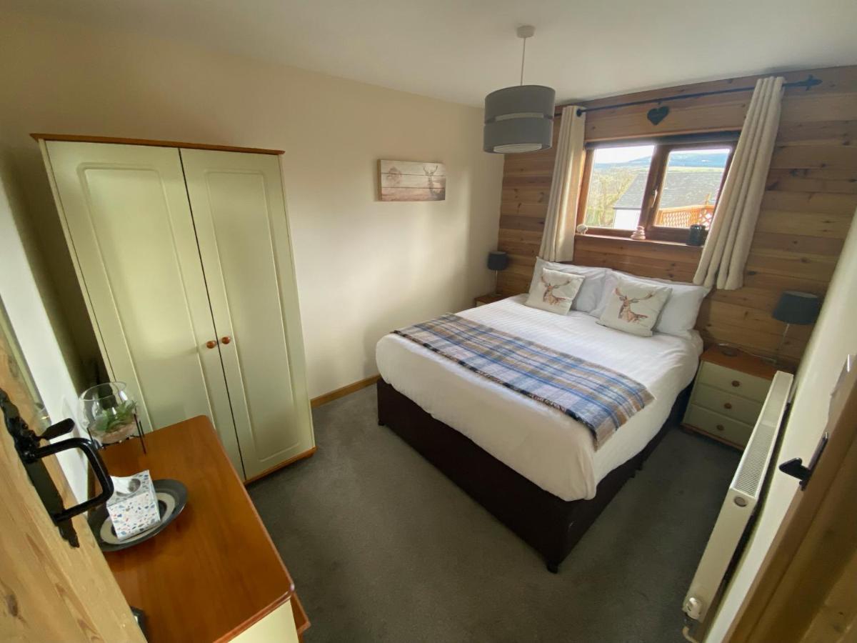 Swansea Log Cabin Pontardawe Екстериор снимка