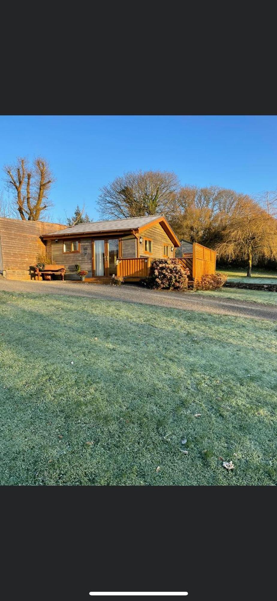 Swansea Log Cabin Pontardawe Екстериор снимка