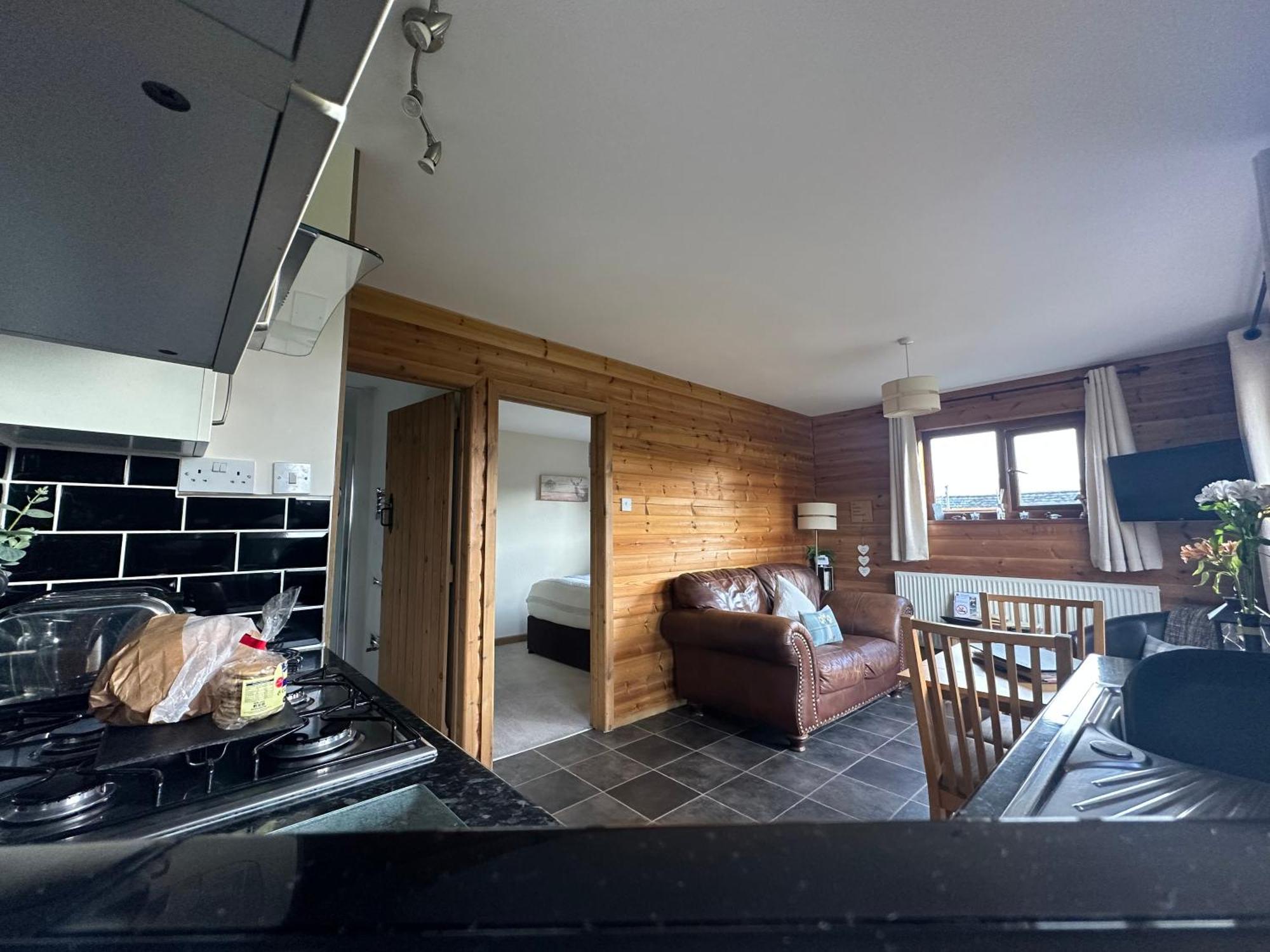 Swansea Log Cabin Pontardawe Екстериор снимка