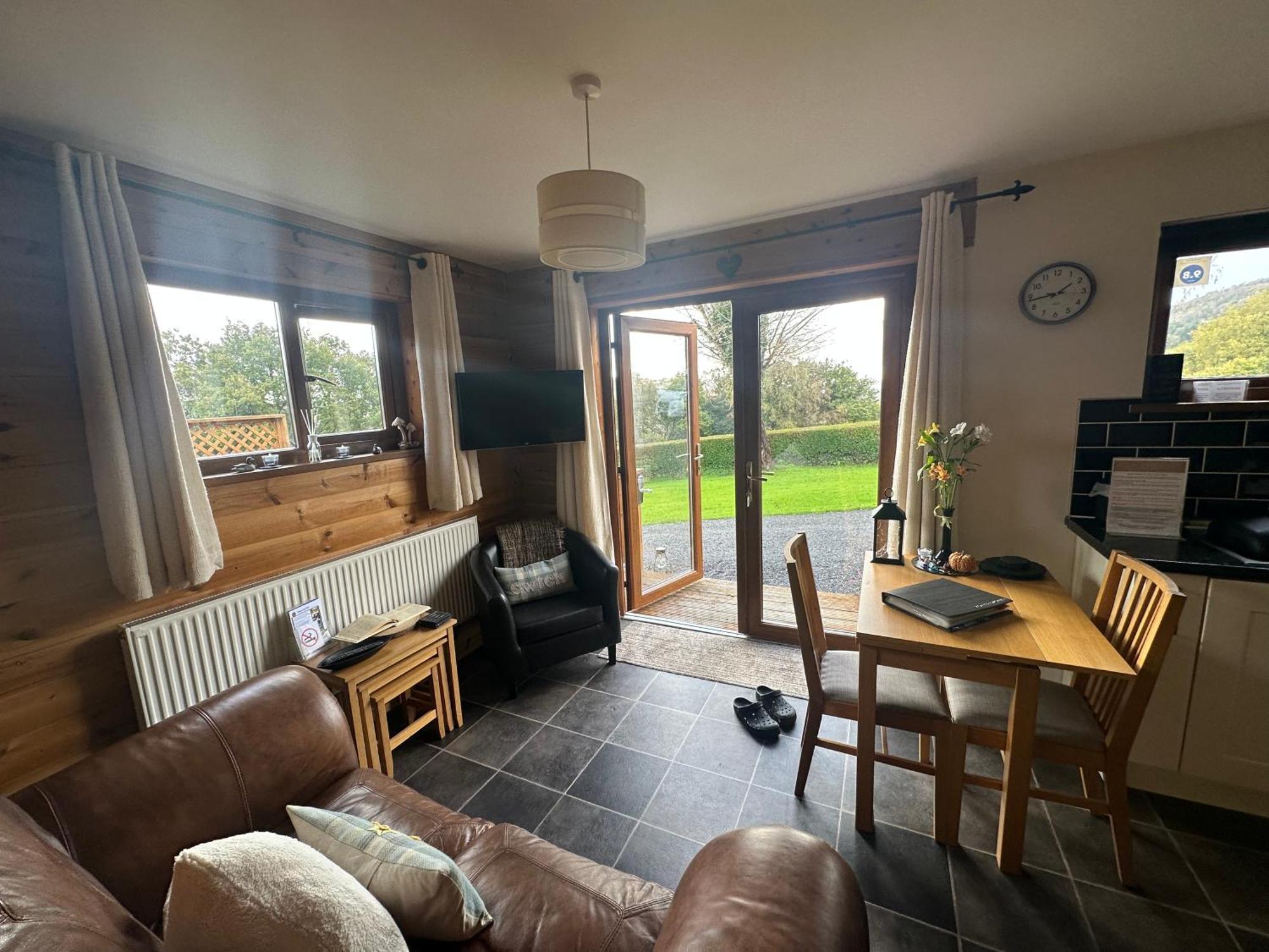 Swansea Log Cabin Pontardawe Екстериор снимка