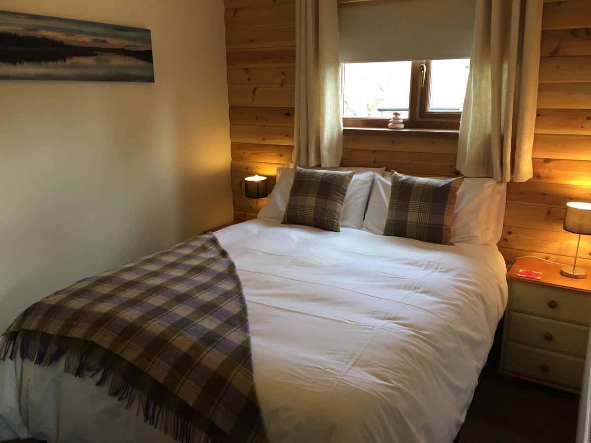 Swansea Log Cabin Pontardawe Екстериор снимка