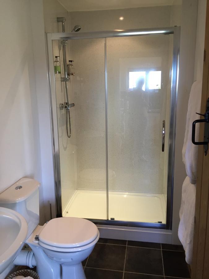 Swansea Log Cabin Pontardawe Екстериор снимка